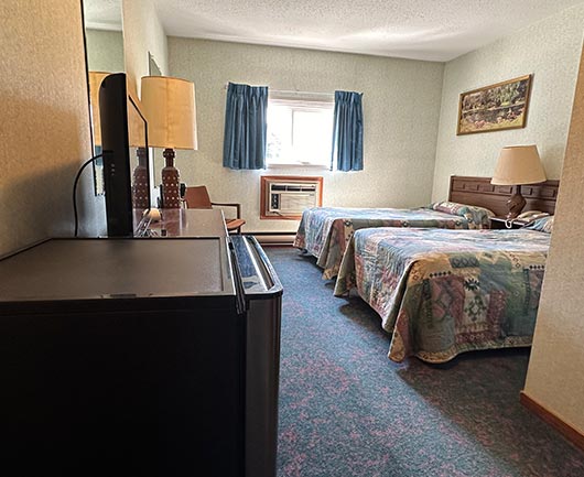 Two Twin Beds 